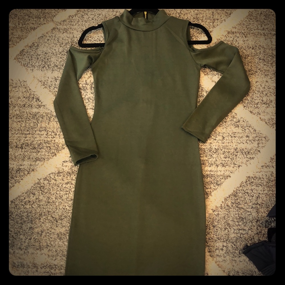 Cut out shoulder forrest green bodcon dress